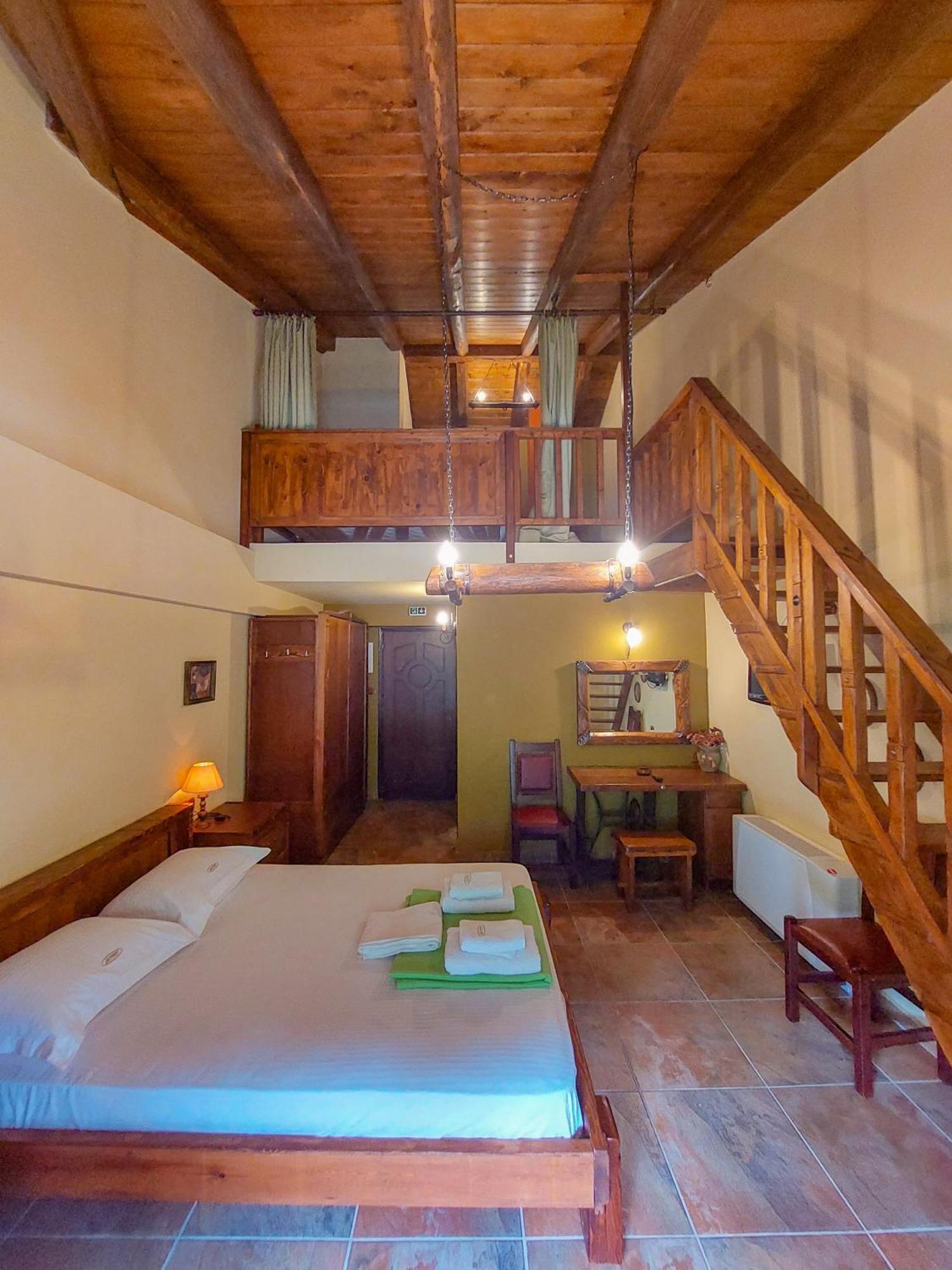 Metohi Hotel Mariolata Exterior photo